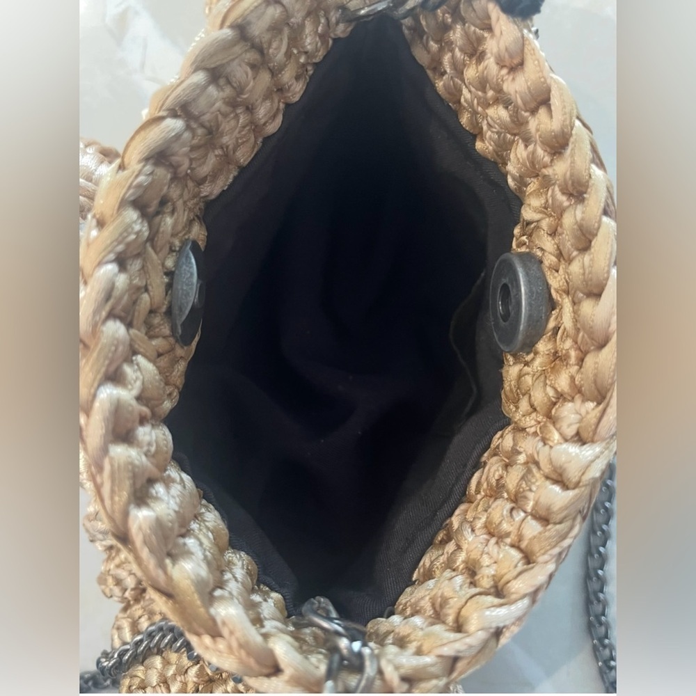 NWOT Catarina Mina Catina
•Handmade crochet clutch
•one of a kind
•poly cotton - Picture 5 of 6